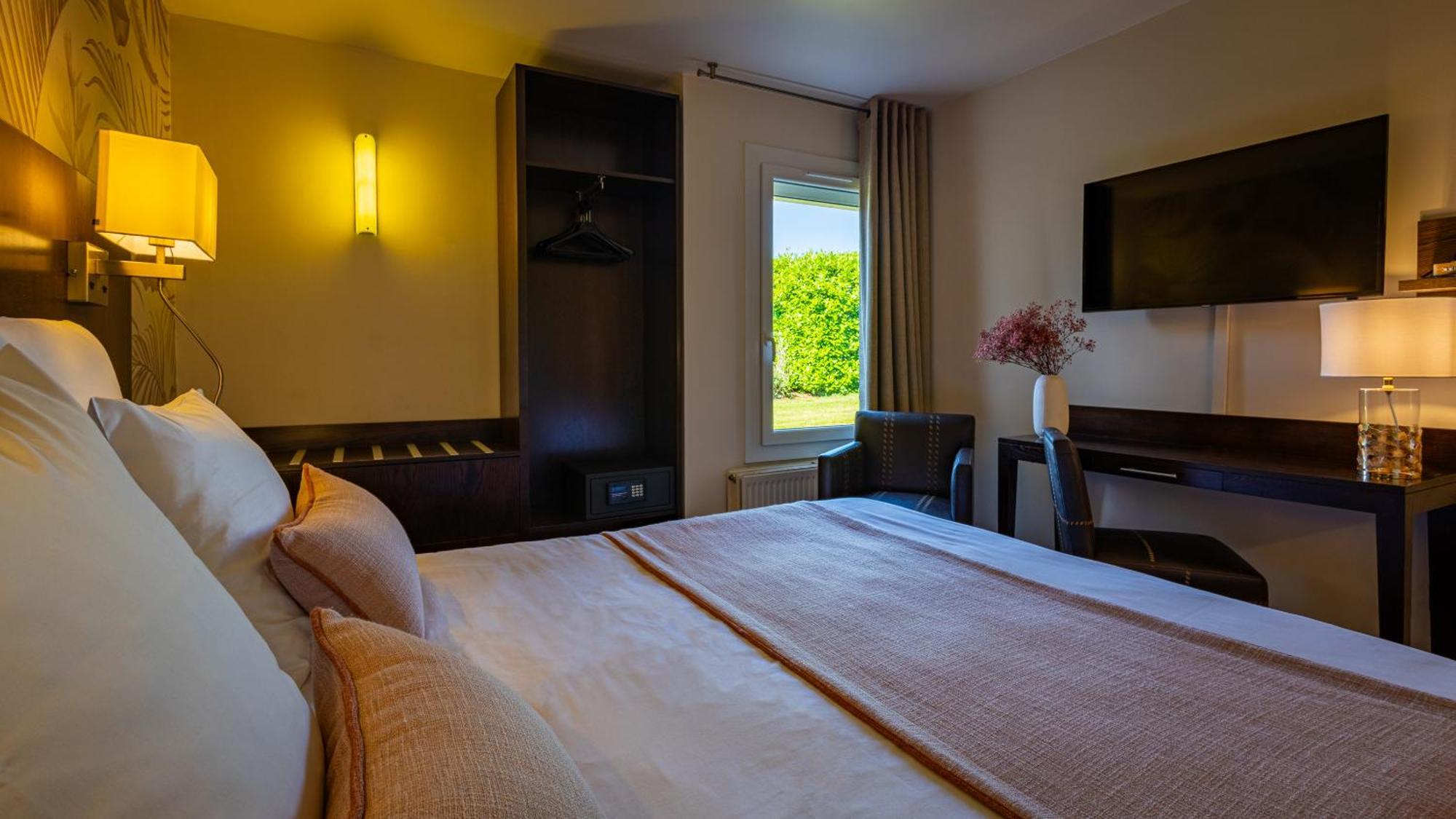 Logis Hostellerie D'Aussois Семюр-ан-Осуа Экстерьер фото