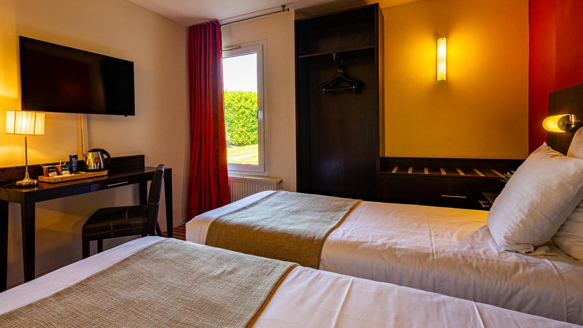 Logis Hostellerie D'Aussois Семюр-ан-Осуа Экстерьер фото